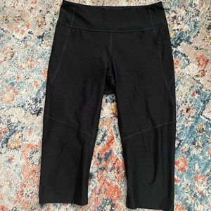 outdoor voices black capri leggings